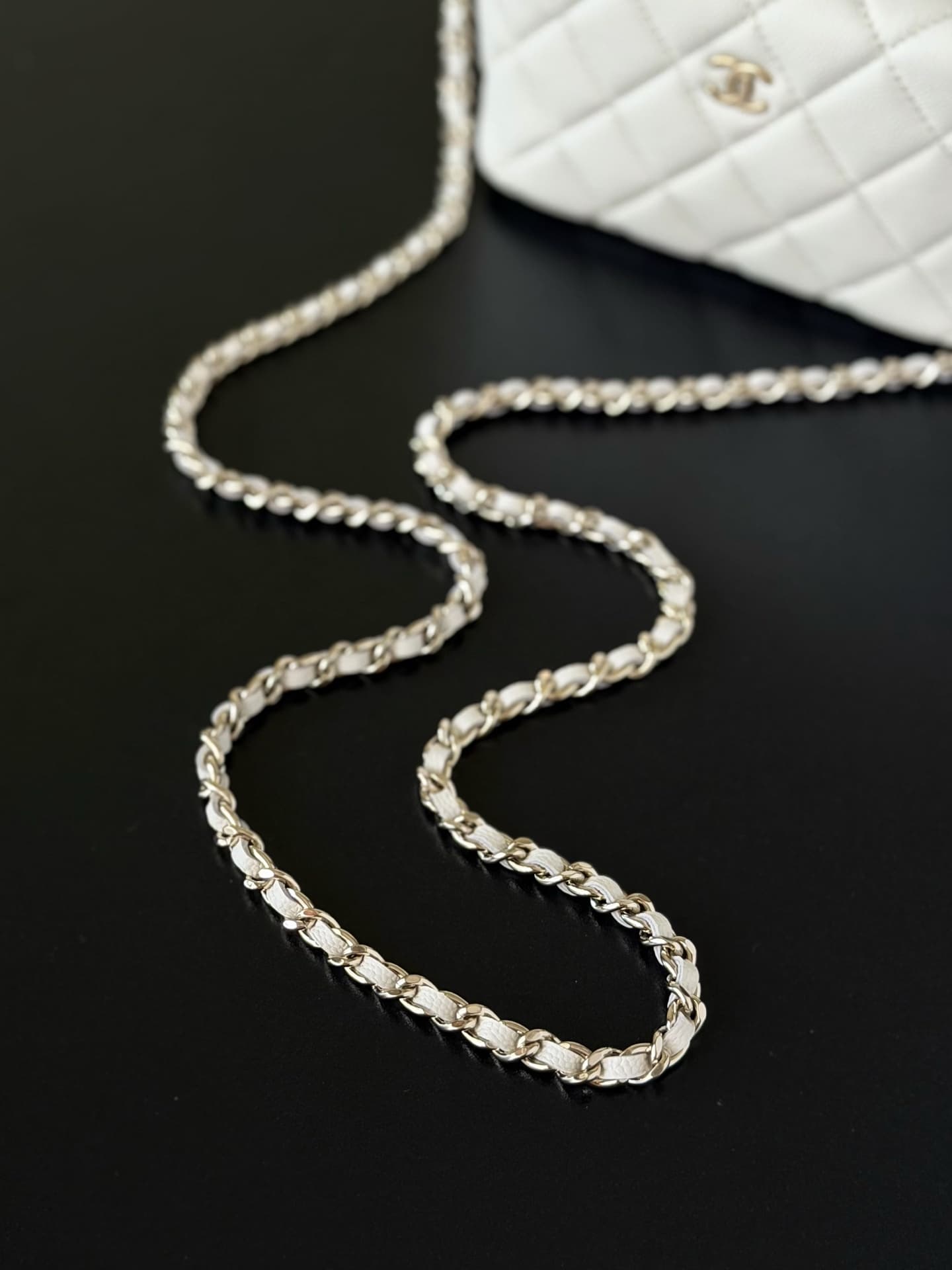 Chanel 25B hobo bag Caviar Calfskin& Gold-Tone Metal AP3387 White A