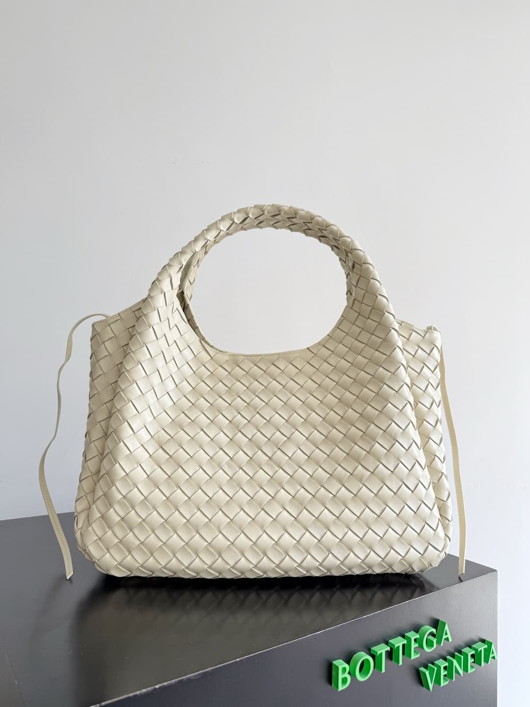 Bottega Veneta Large Campana shoulder bag in Intrecciato leather White TOP