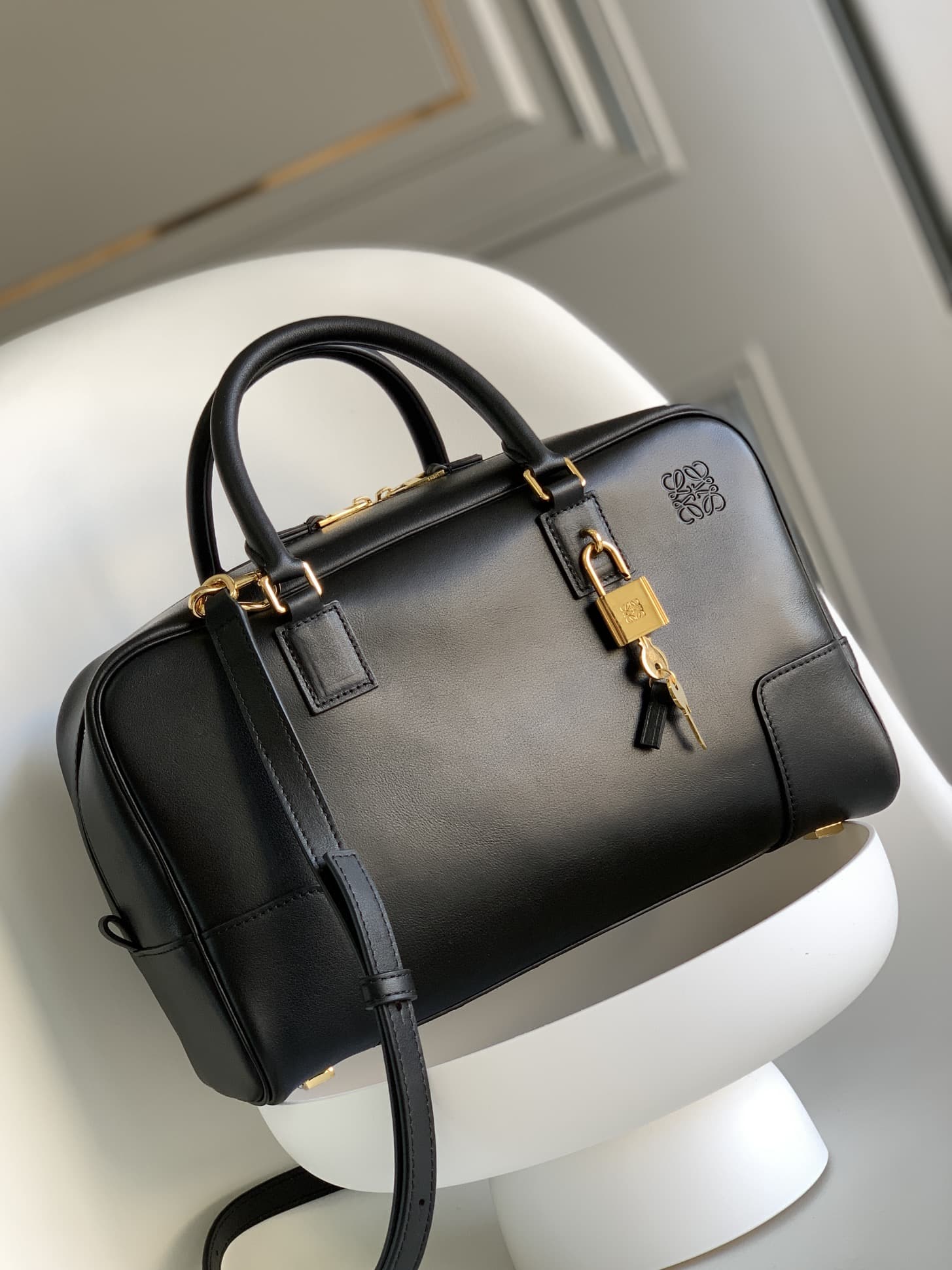 Loewe Amazona 28 Bag in nappa calfskin Black High