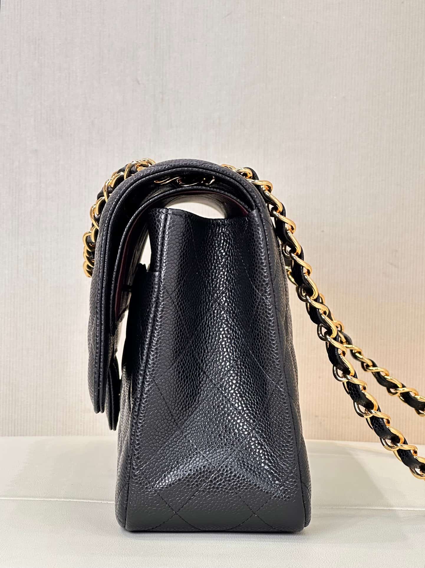 Chanel Large CLASSIC HANDBAG Grained Calfskin Black Gold Metal TOP