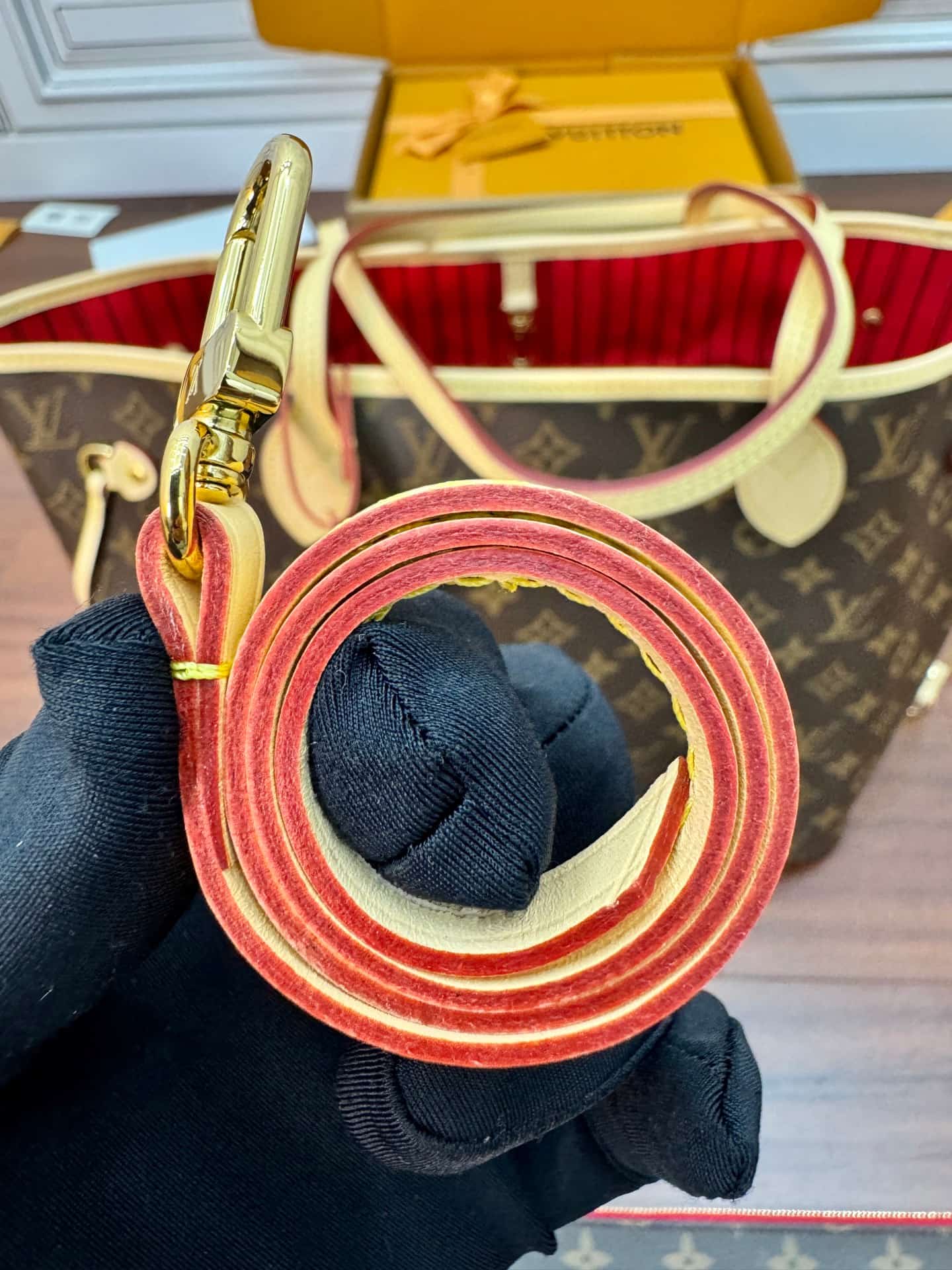 Louis Vuitton Neverfull MM Cerise Red Monogram coated canvas M46987 TOP