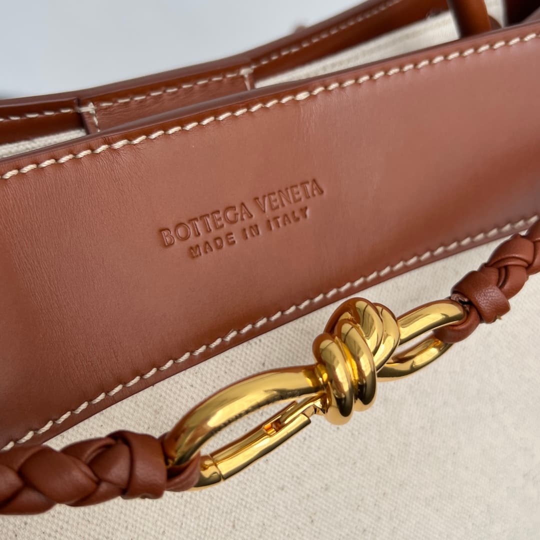 Bottega Veneta Andiamo tote bag in beige calfskin leather with canvas TOP