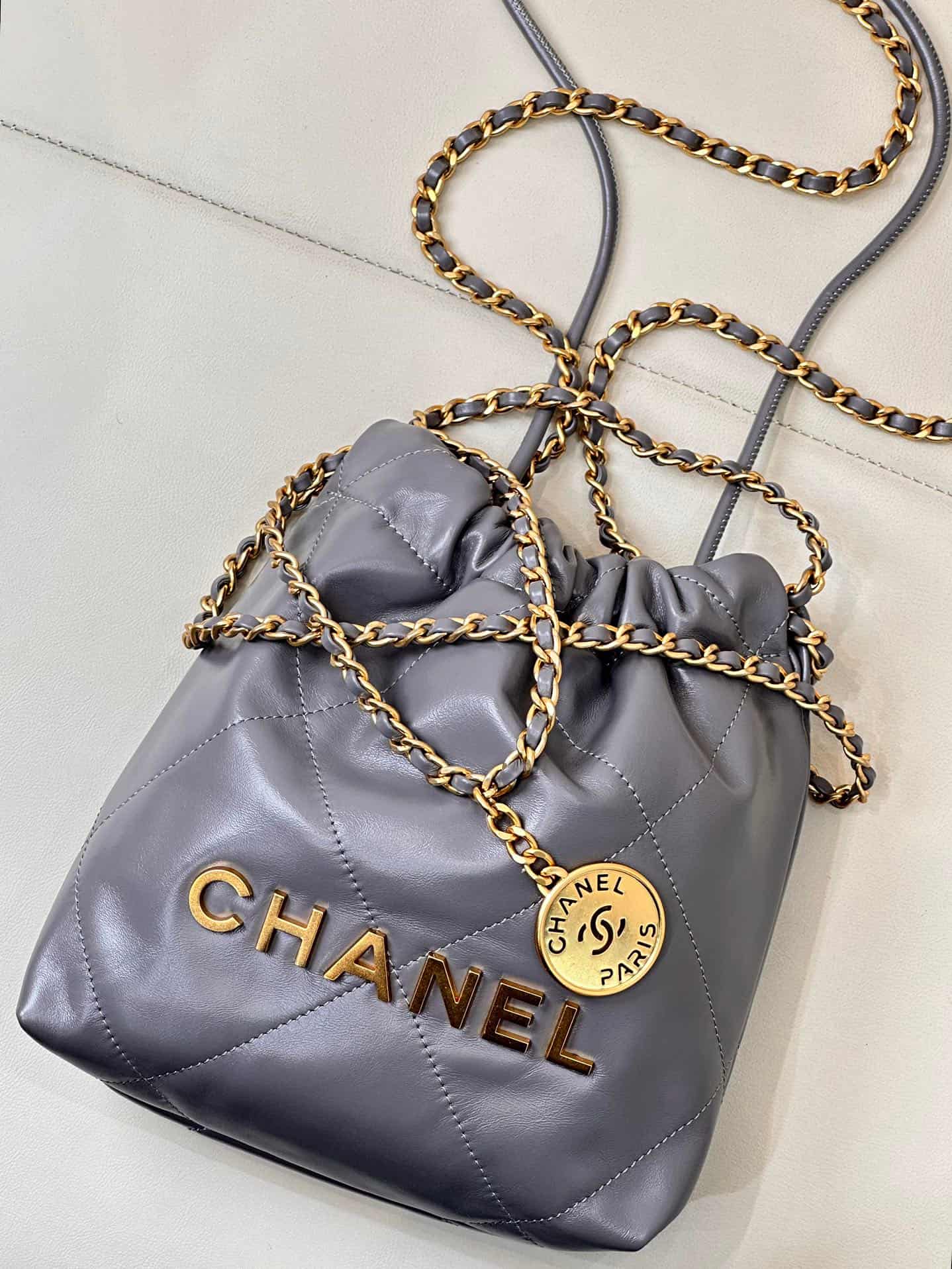 Chanel 22 MINI HANDBAG Shiny Calfskin Grey & Gold-Tone Metal AS3980 TOP