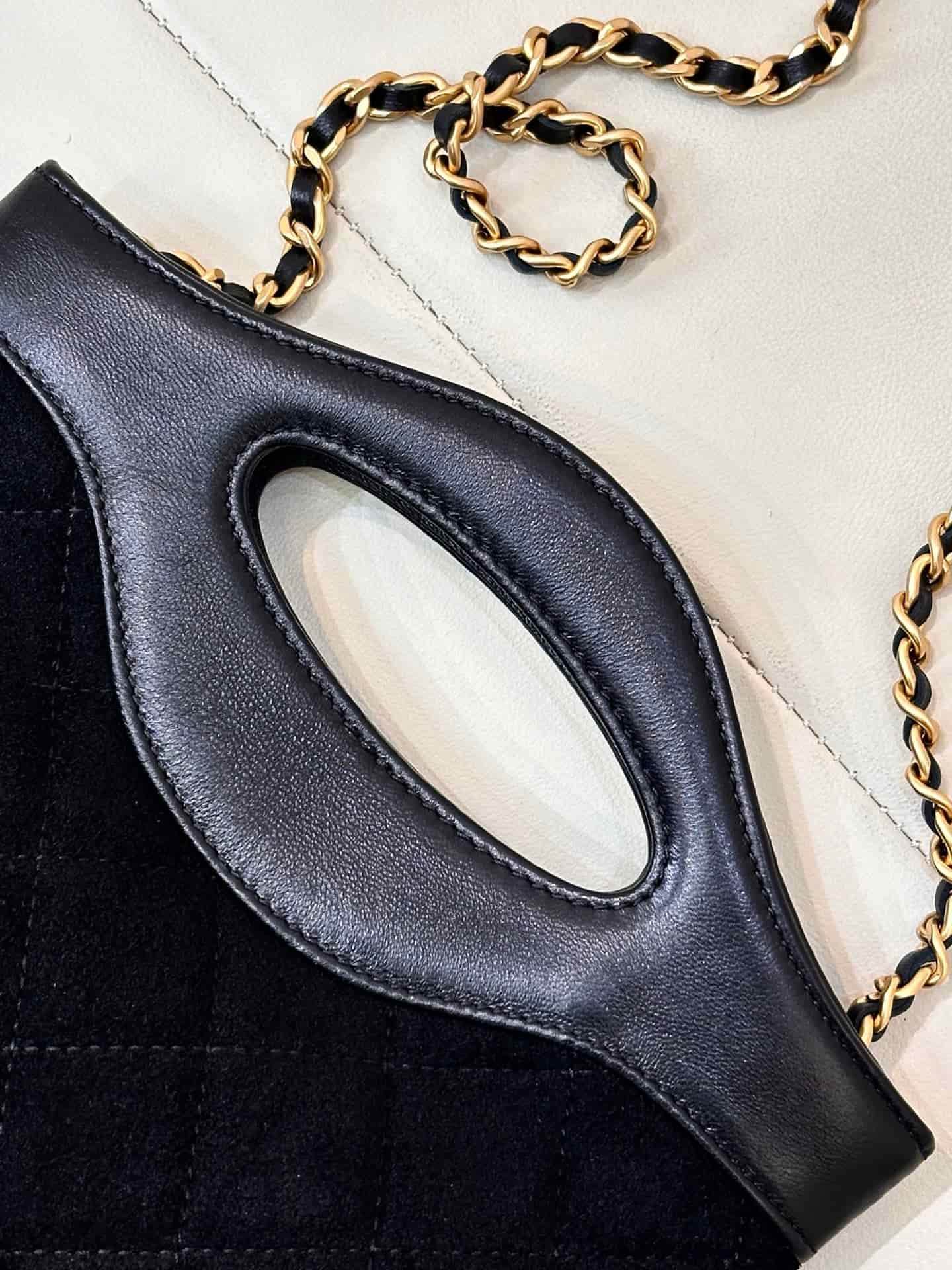 Chanel Clutch with chain Suede & Gold-Tone Metal AP3656 Black TOP