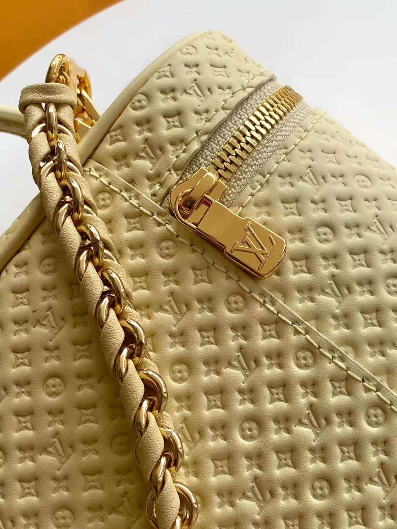 Louis Vuitton Vanity Chain Pouch Banana Calfskin leather M29051 High