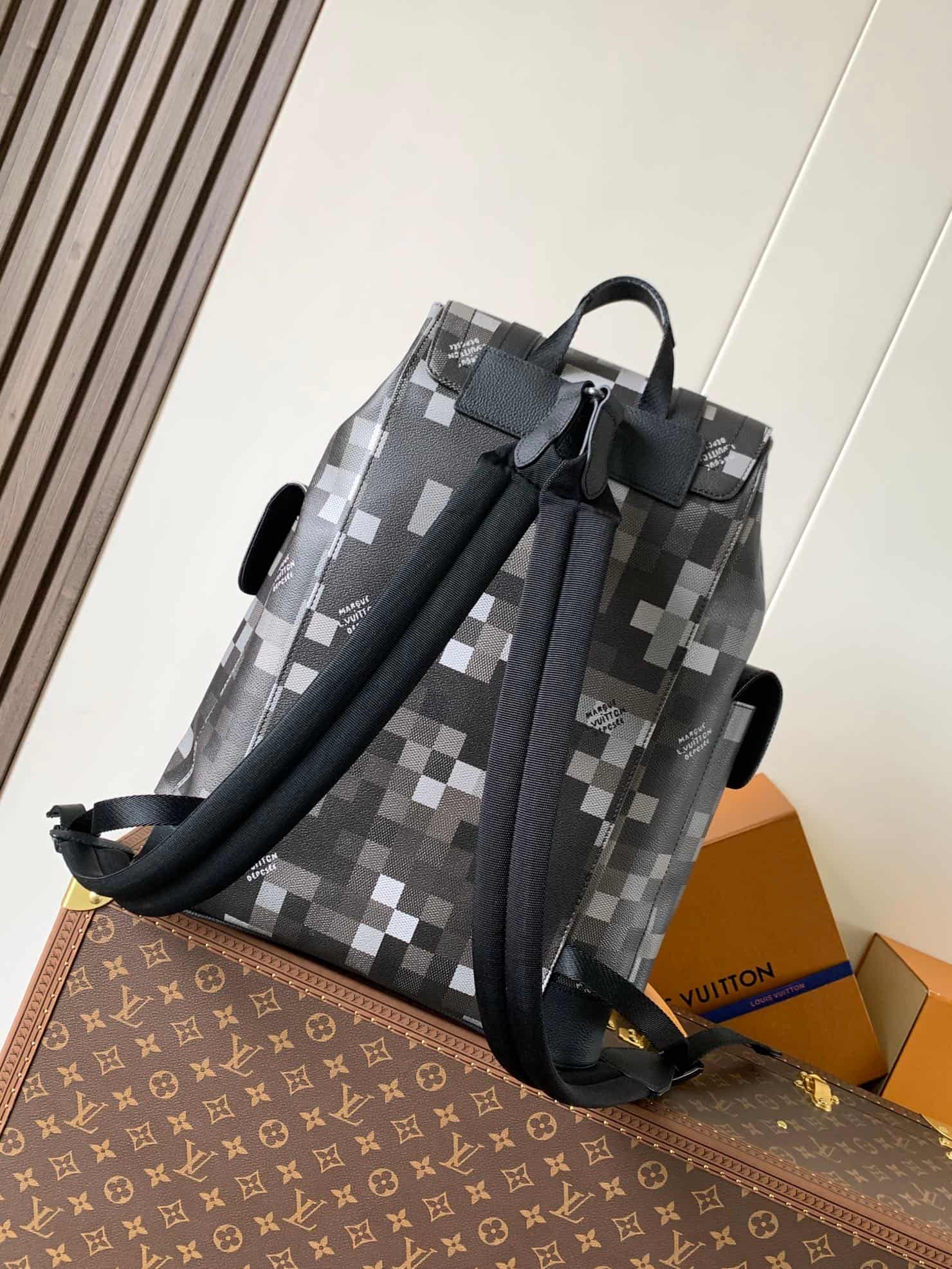 Louis Vuitton Christopher MM Damoflage Black coated canvas M14952 High