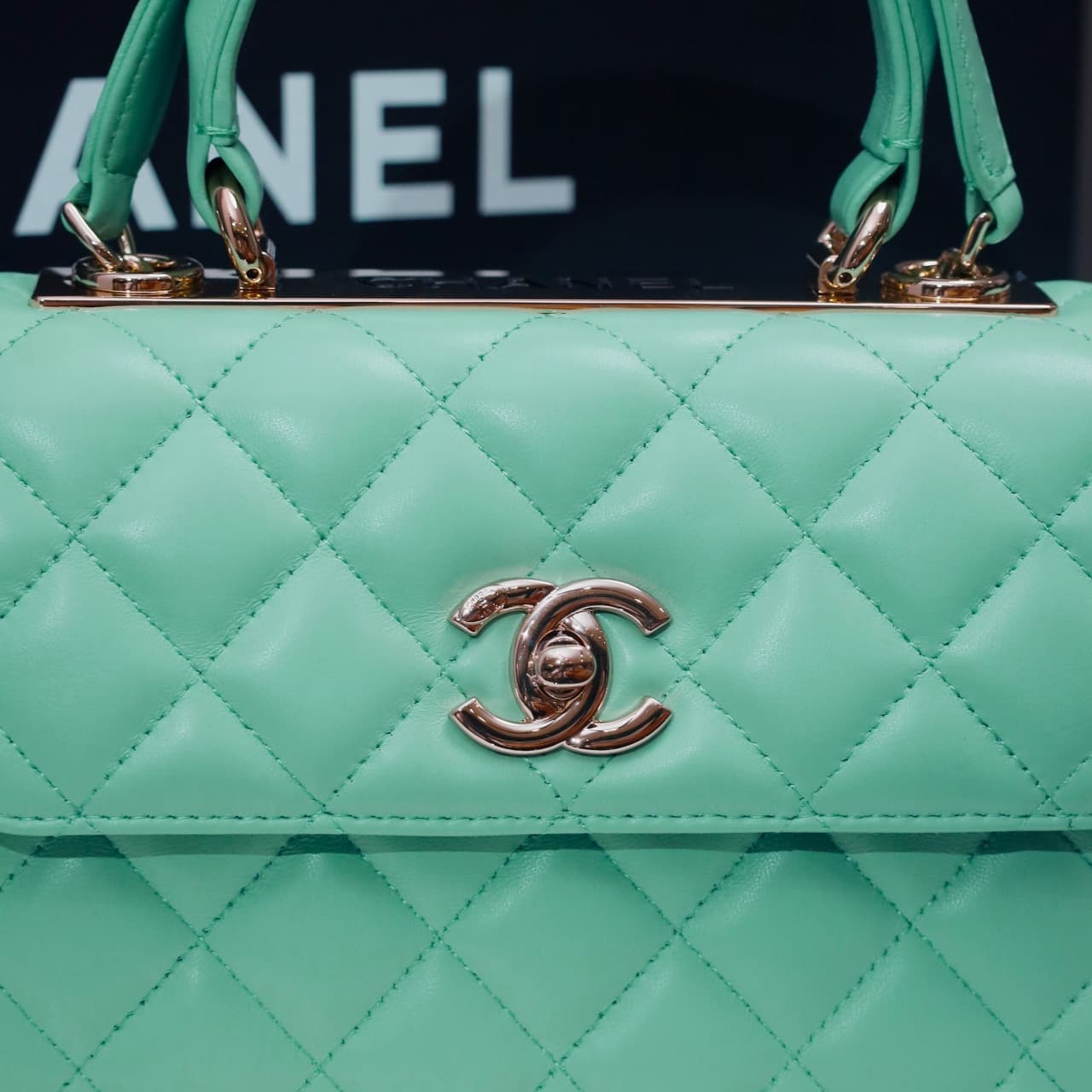 Chanel MINI FLAP BAG WITH TOP HANDLE AS4654 Lambskin &Gold-Tone Metal Light Green A