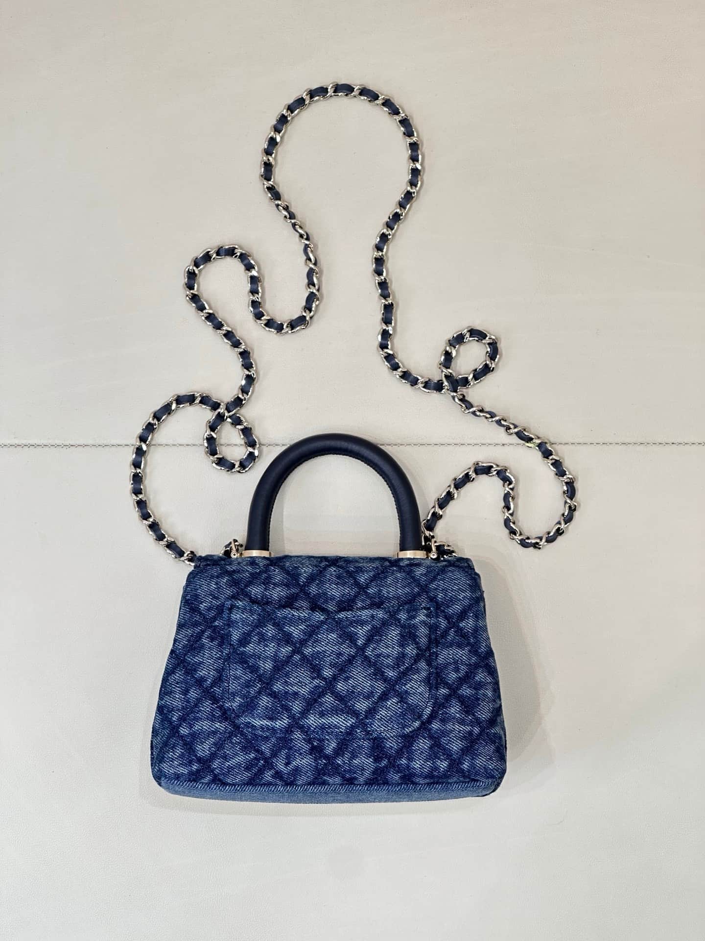 Chanel Clutch with chain Washed Denim, Calfskin & Gold-Tone Metal Blue AP4244 TOP