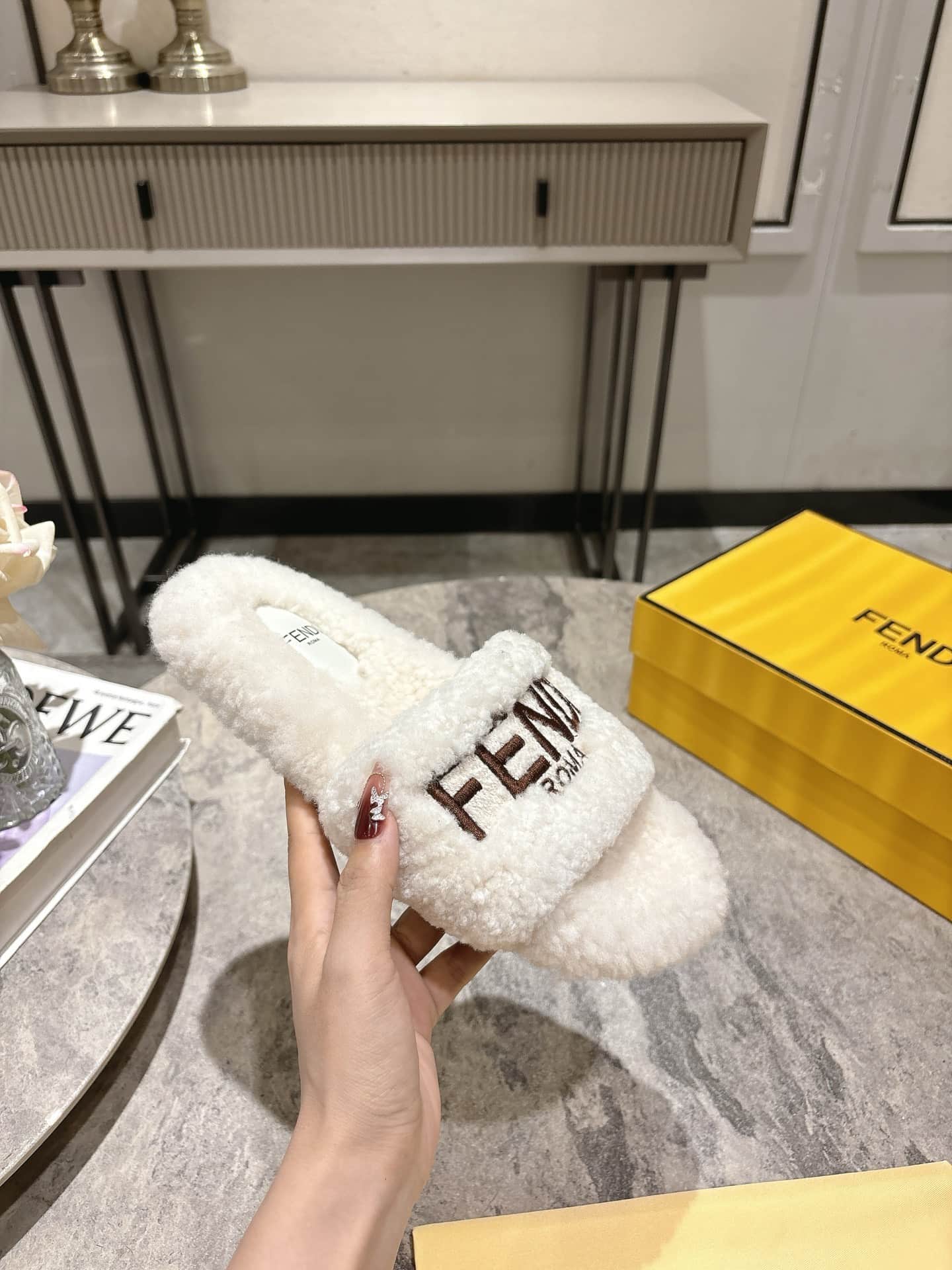 Fendi Slide sandal shoes Women