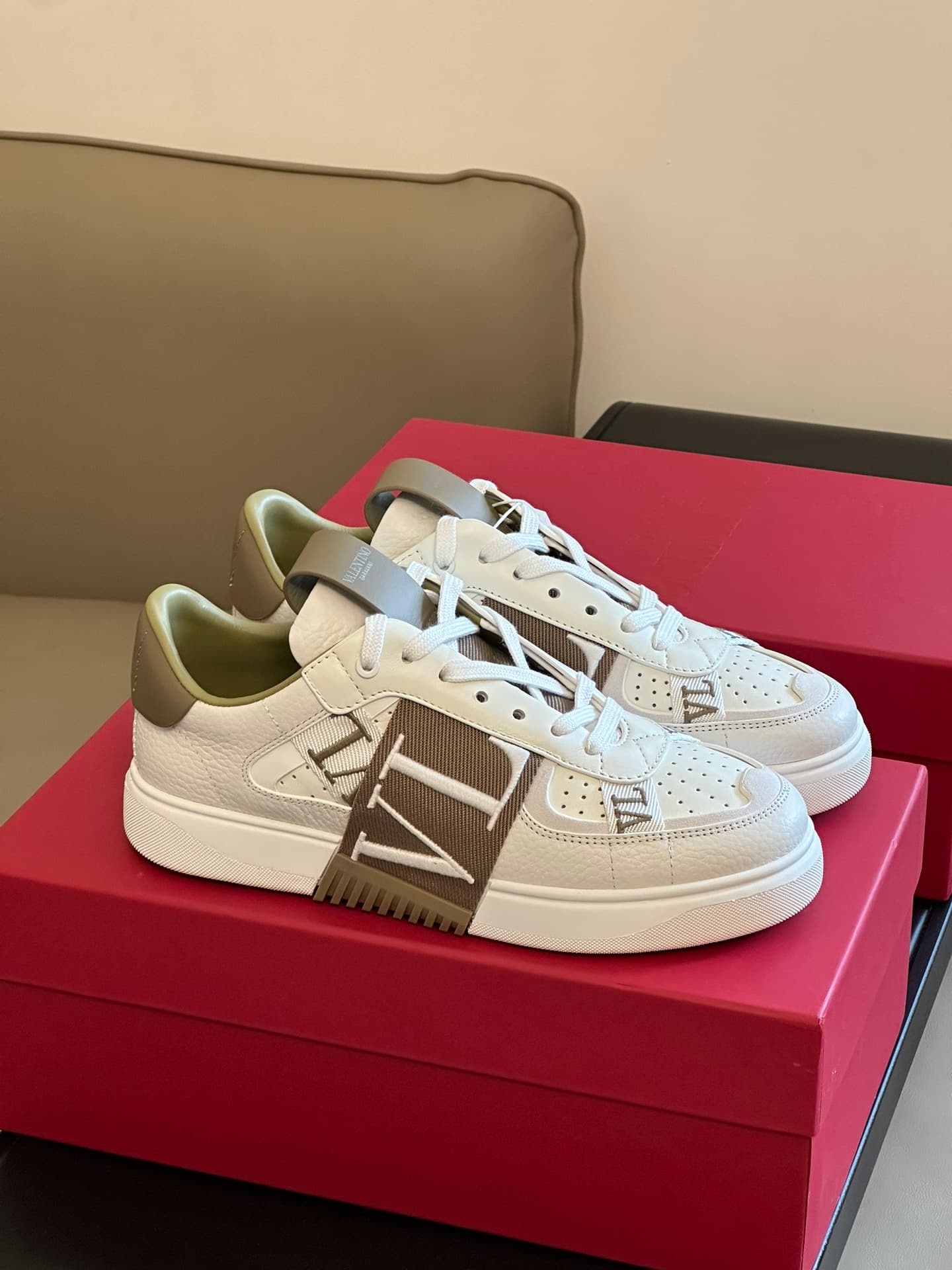 Valentino Garavani VLTN low-top Sneakers Men Women