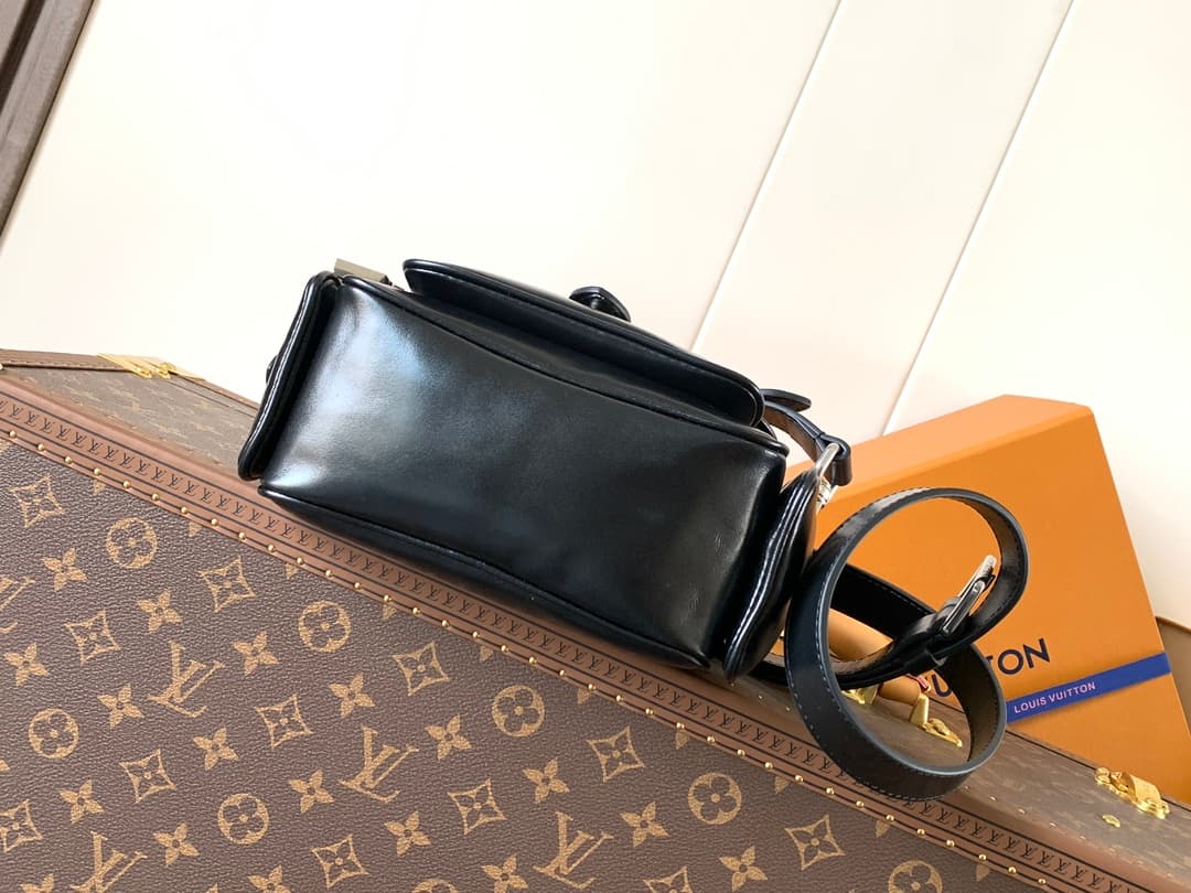 Louis Vuitton Cargo Wearable Wallet Black Calf leather M13989 High