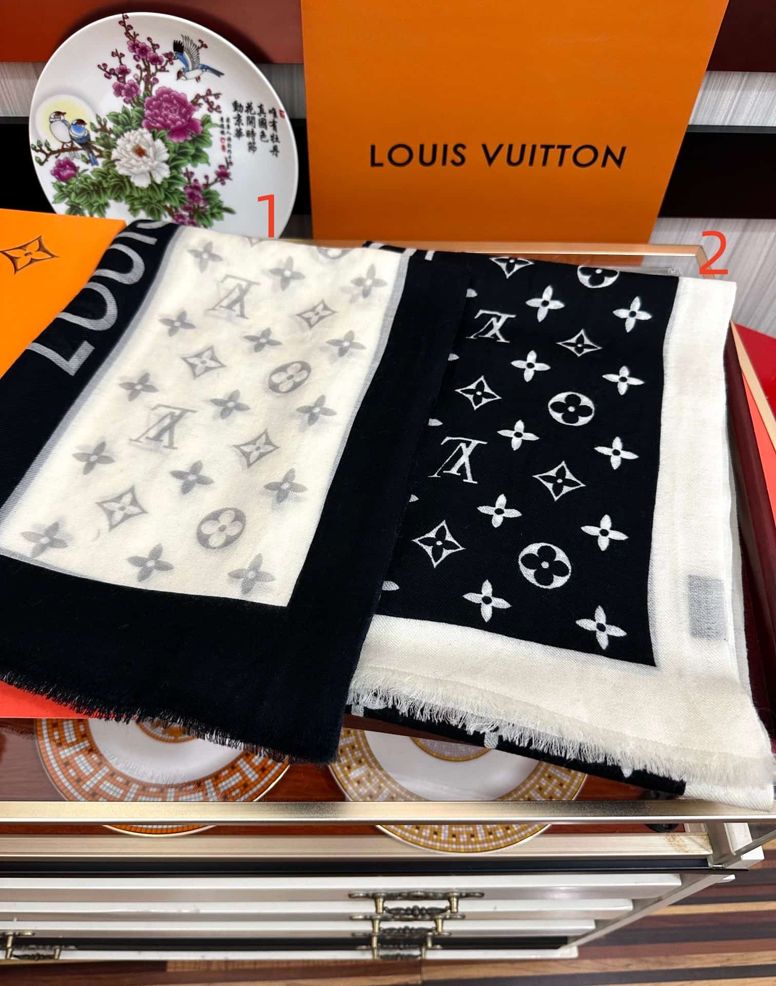 Louis Vuitton Monogram Blast scarf