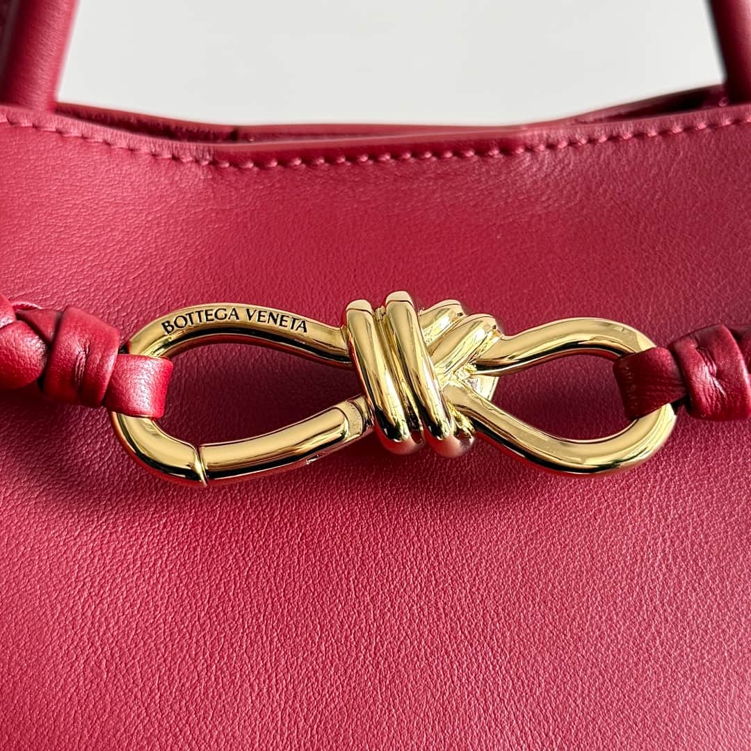 Bottega Veneta Andiamo tote bag in red calfskin leather TOP