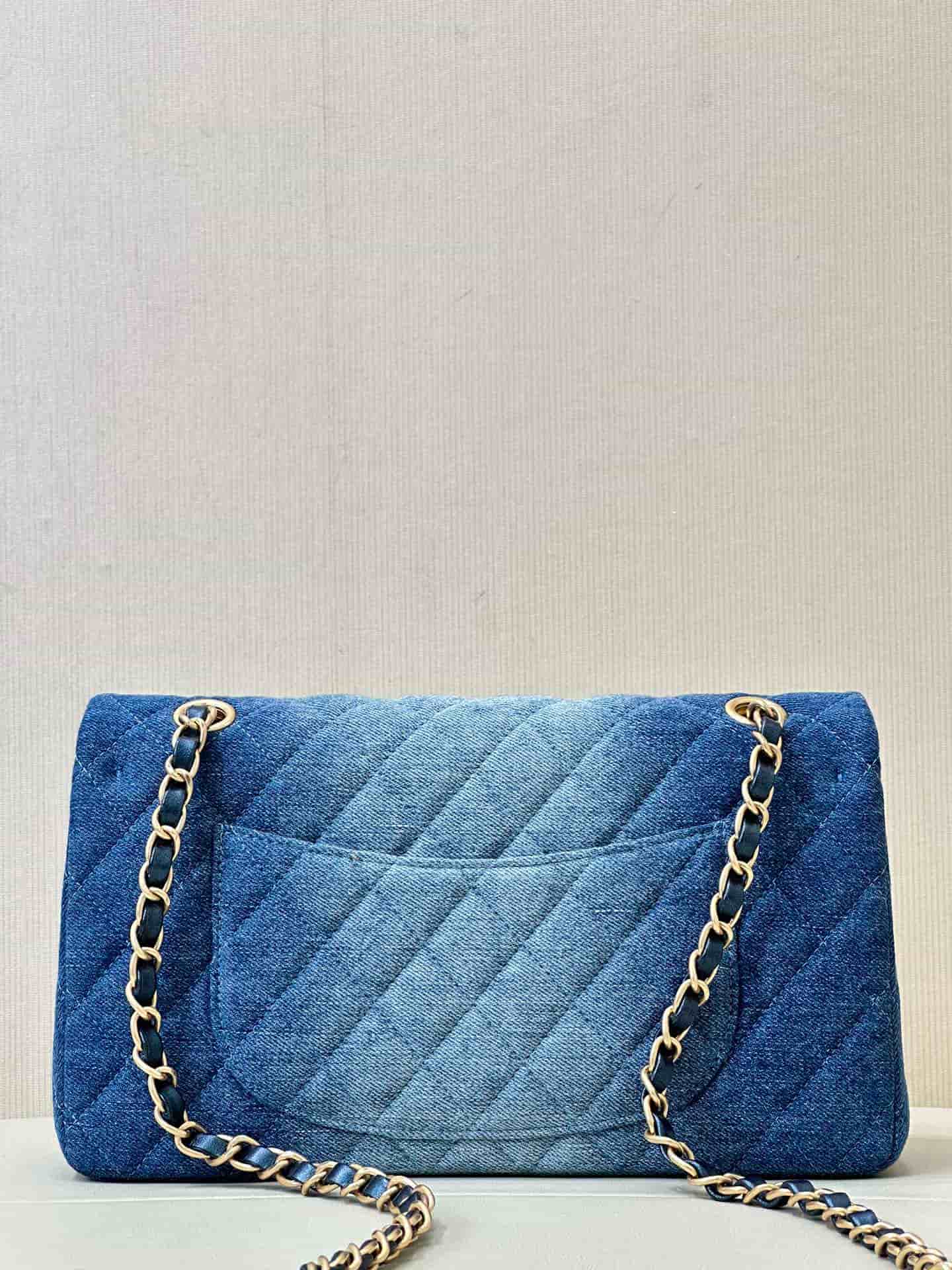 Chanel Medium CLASSIC HANDBAG Denim &Gold-tone Metal Blue TOP