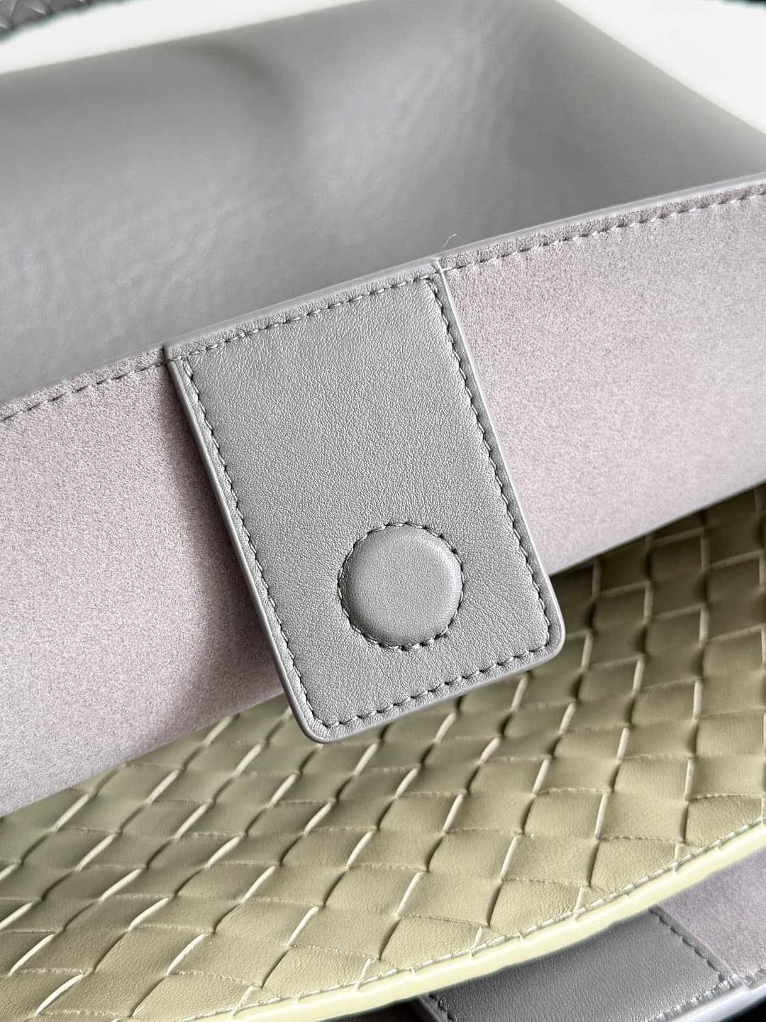 BV Andiamo Large tote bag in grey calfskin leather TOP