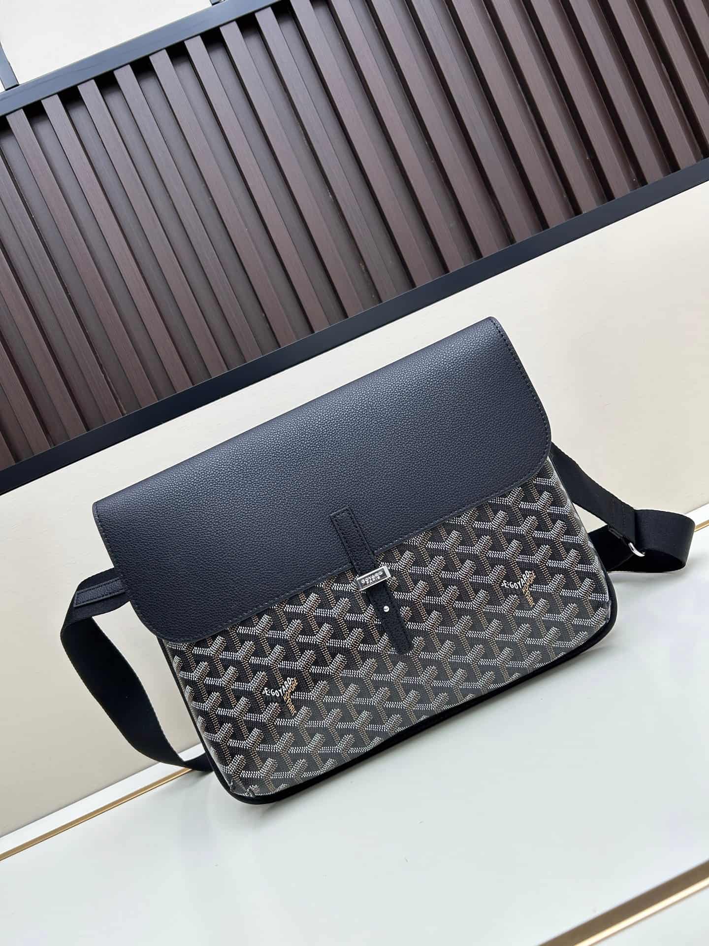 Goyard Coursier Messenger Bag Black Mid