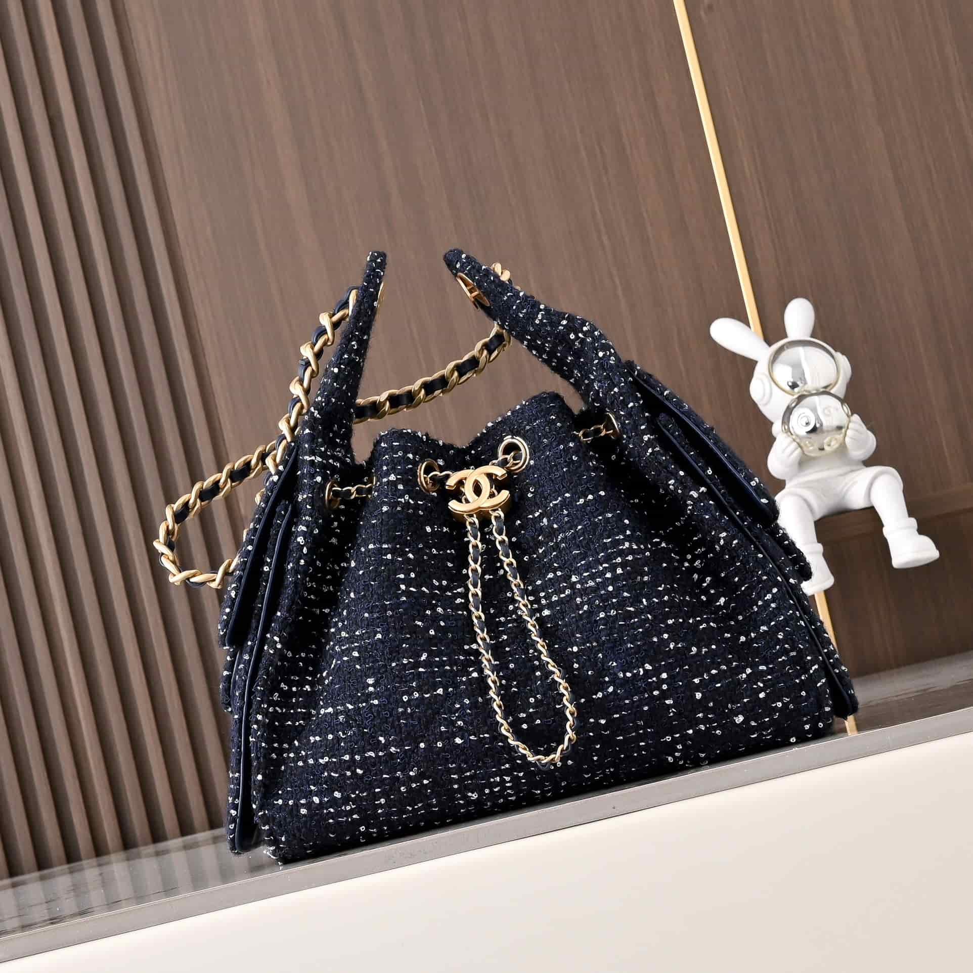 Chanel 25 Small Hobo handbag AS5293 Wool Tweed & Gold-Tone Metal Dark Blue&White A