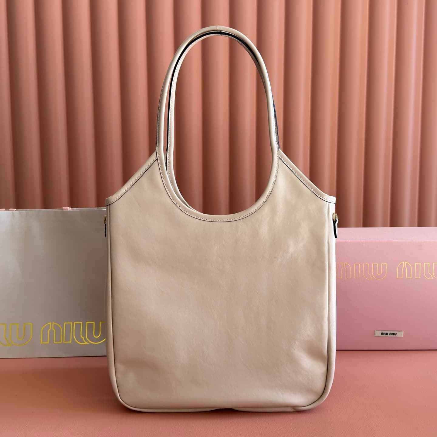Miu Miu Ivy Calfskin leather bag Black 5BG231 TOP