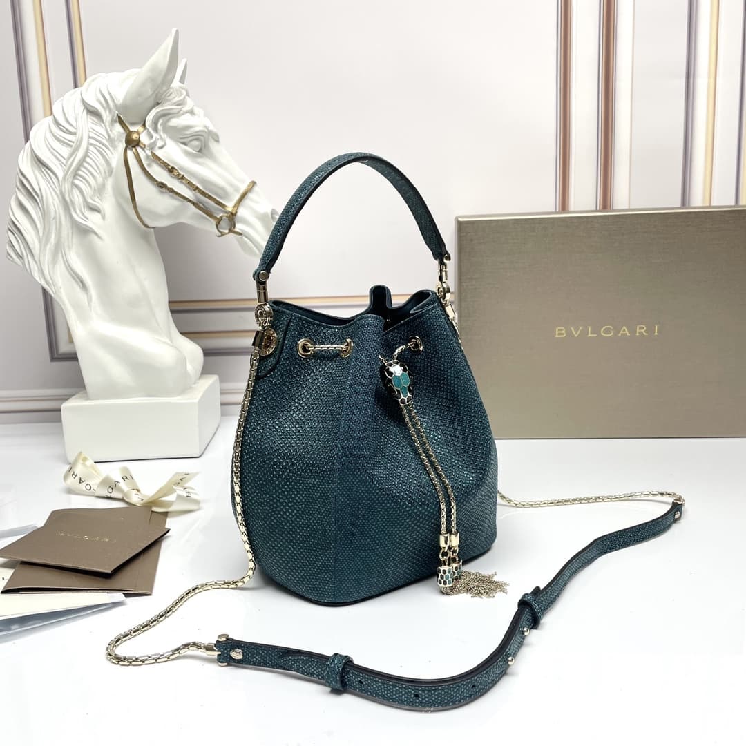 BVLGARI Serpenti Forever bucket bag in Emerald Green B287614 High