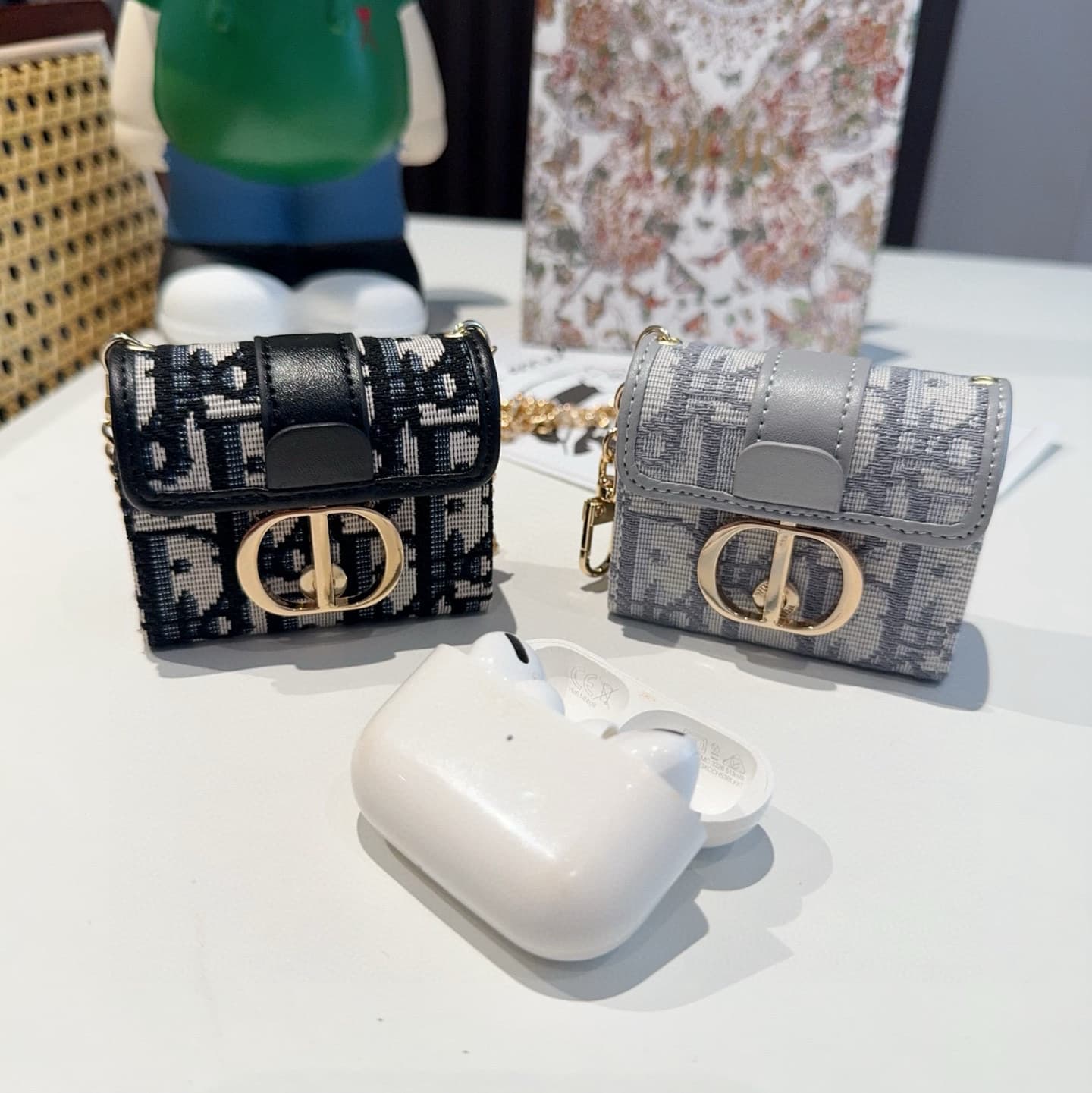 Dior Montaigne Bluetooth Earphone Case/Earphone Cover