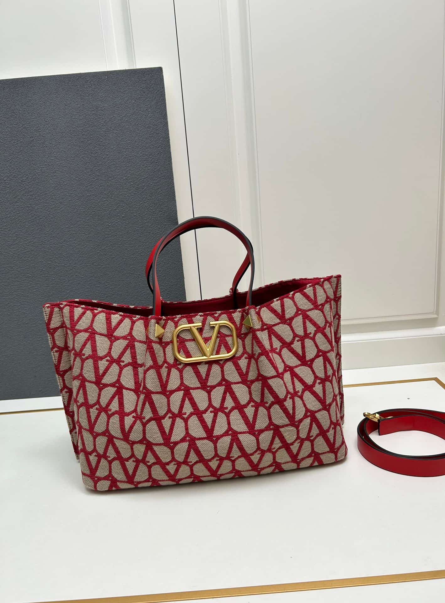 Valentino Garavani VLogo Signature Toile Iconographe Tote Bag Red Mid