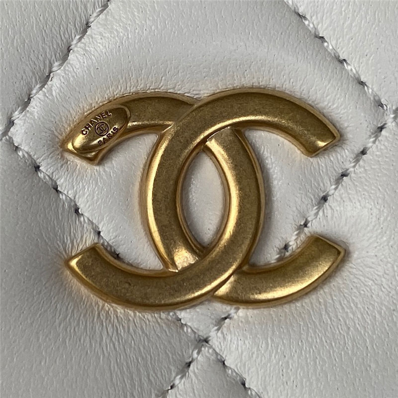 Chanel Small VANITY CASE AS3318 Lambskin & Gold-Tone Metal White A