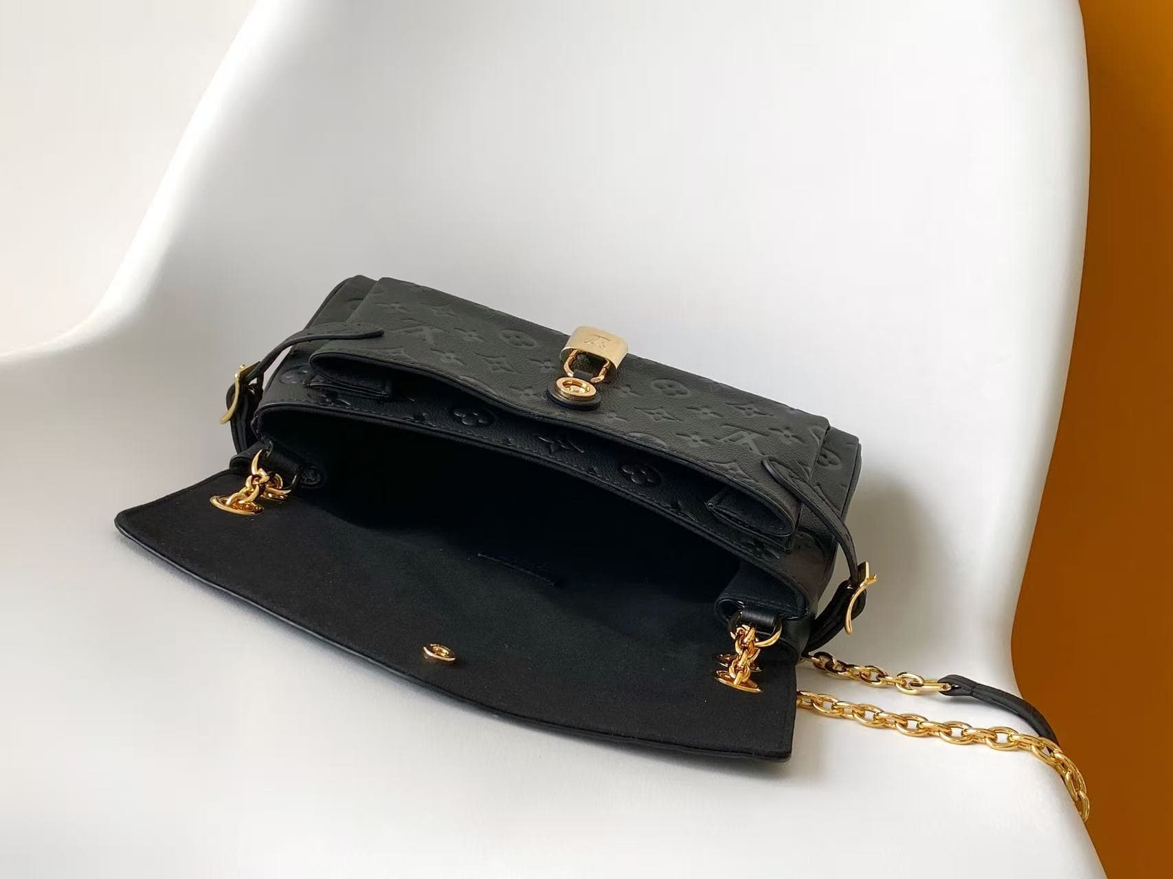 Louis Vuitton Anytime Flap Bag Tourterelle Black leather M14604 High