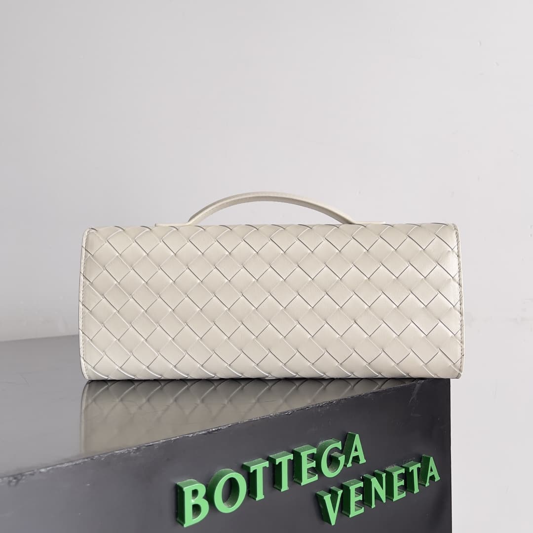 BV Long Clutch Andiamo With Handle Lambskin TOP