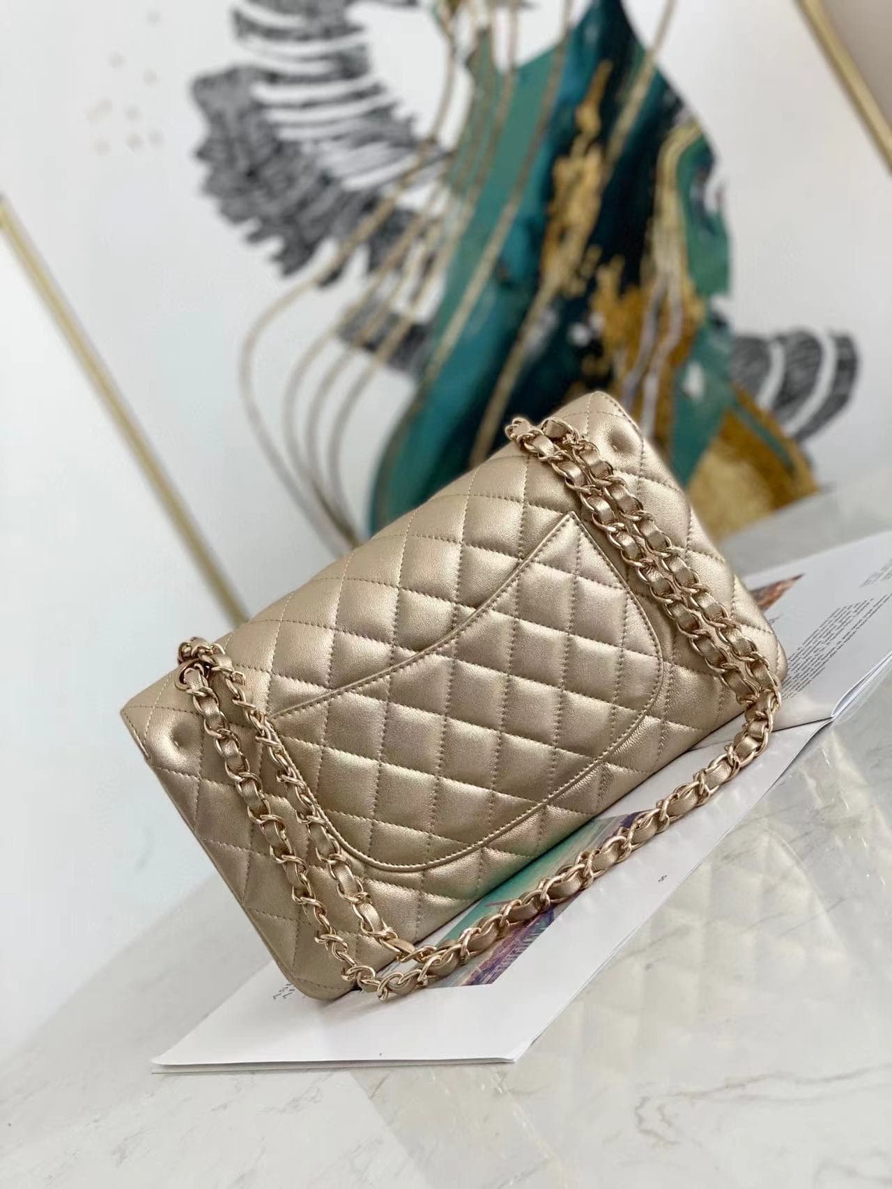 Medium CLASSIC HANDBAG Iridescent Lambskin & Gold-Tone Metal Champagne A