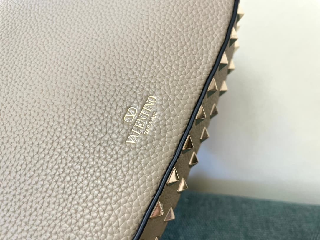 Valentino Garavani Rockstud Hobo bag in grainy beige calfskin high