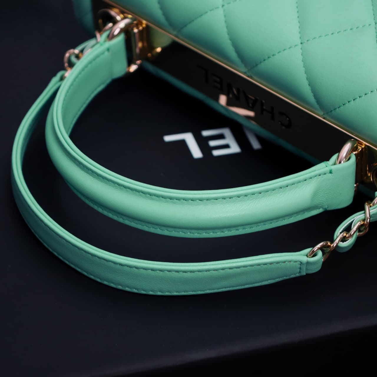 SMALL FLAP BAG WITH TOP HANDLE Lambskin Gold Metal Green A
