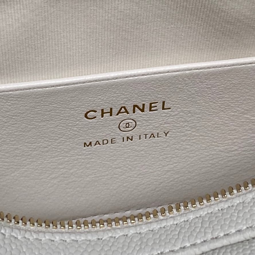 Chanel Classic Clutch with Chain Grained Calfskin & Gold-Tone Metal White AP4474 High