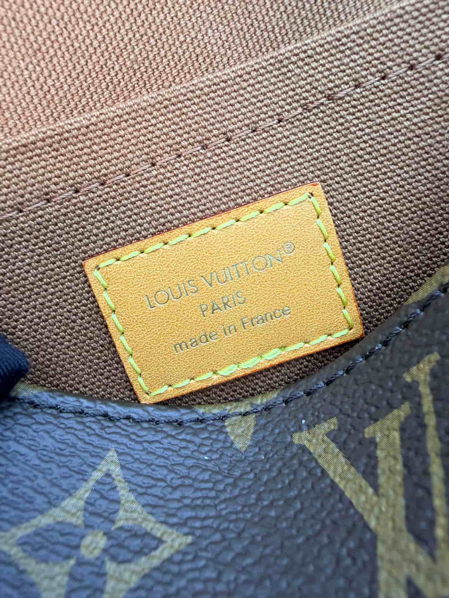 Louis Vuitton Satchel Wearable Wallet Monogram coated canvas M26805 TOP