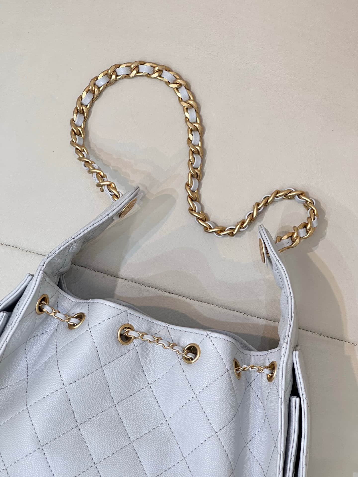Chanel 25 Small Hobo handbag AS5293 Grained Calfskin & Gold-tone Metal Light Grey TOP
