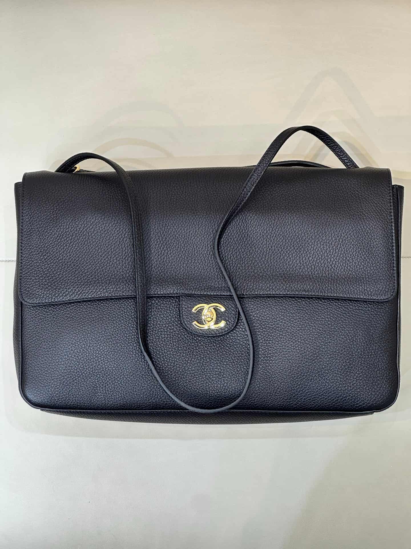 Chanel Maxi Flapbag Grained Calfskin & Gold Metal Black AS6233 TOP