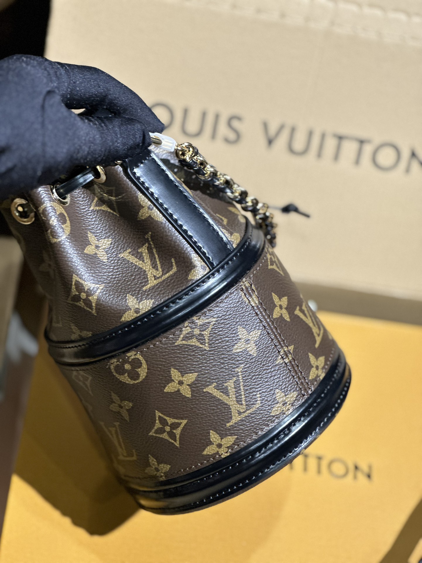 Louis Vuitton Canoé Bucket Bag Monogram coated canvas M83480 High