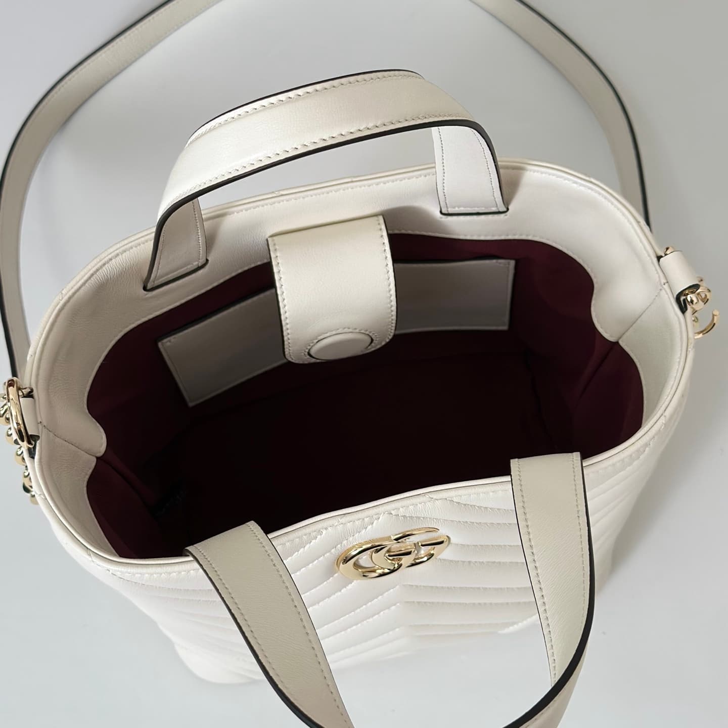 Gucci Betty small tote bag 847386 white leather High