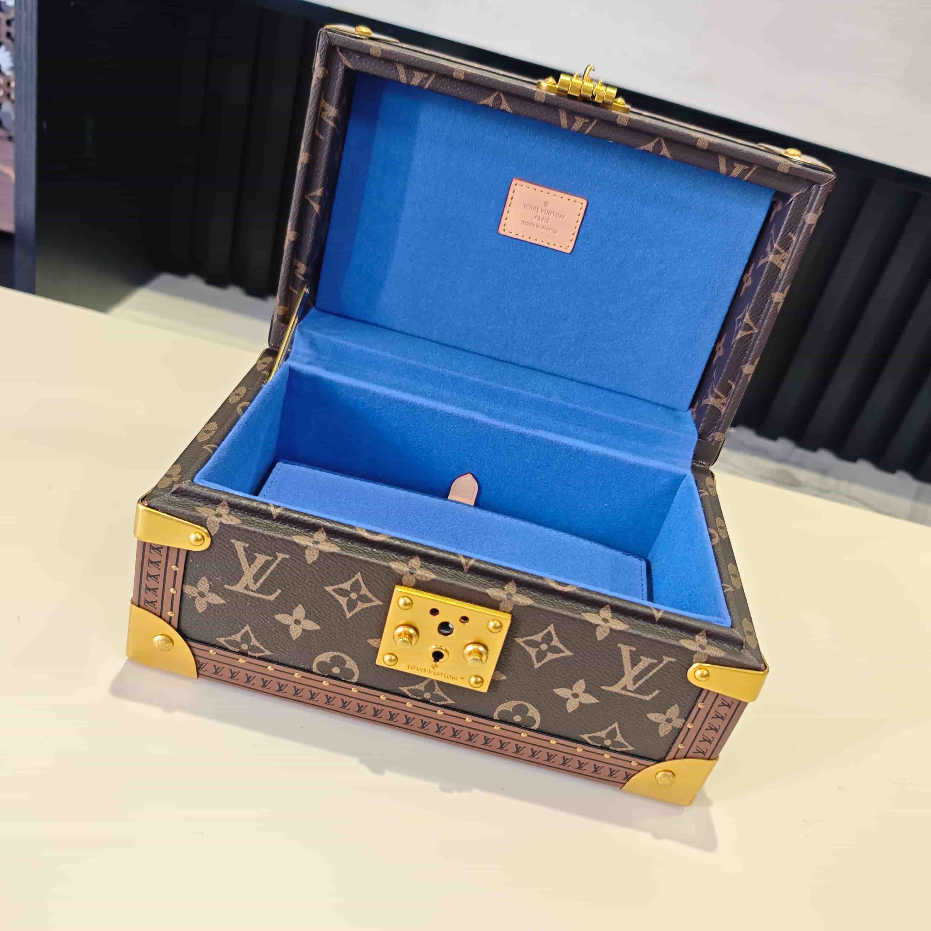 Louis Vuitton Coffret Trésor 24 Monogram canvas Royal Blue M10138 High