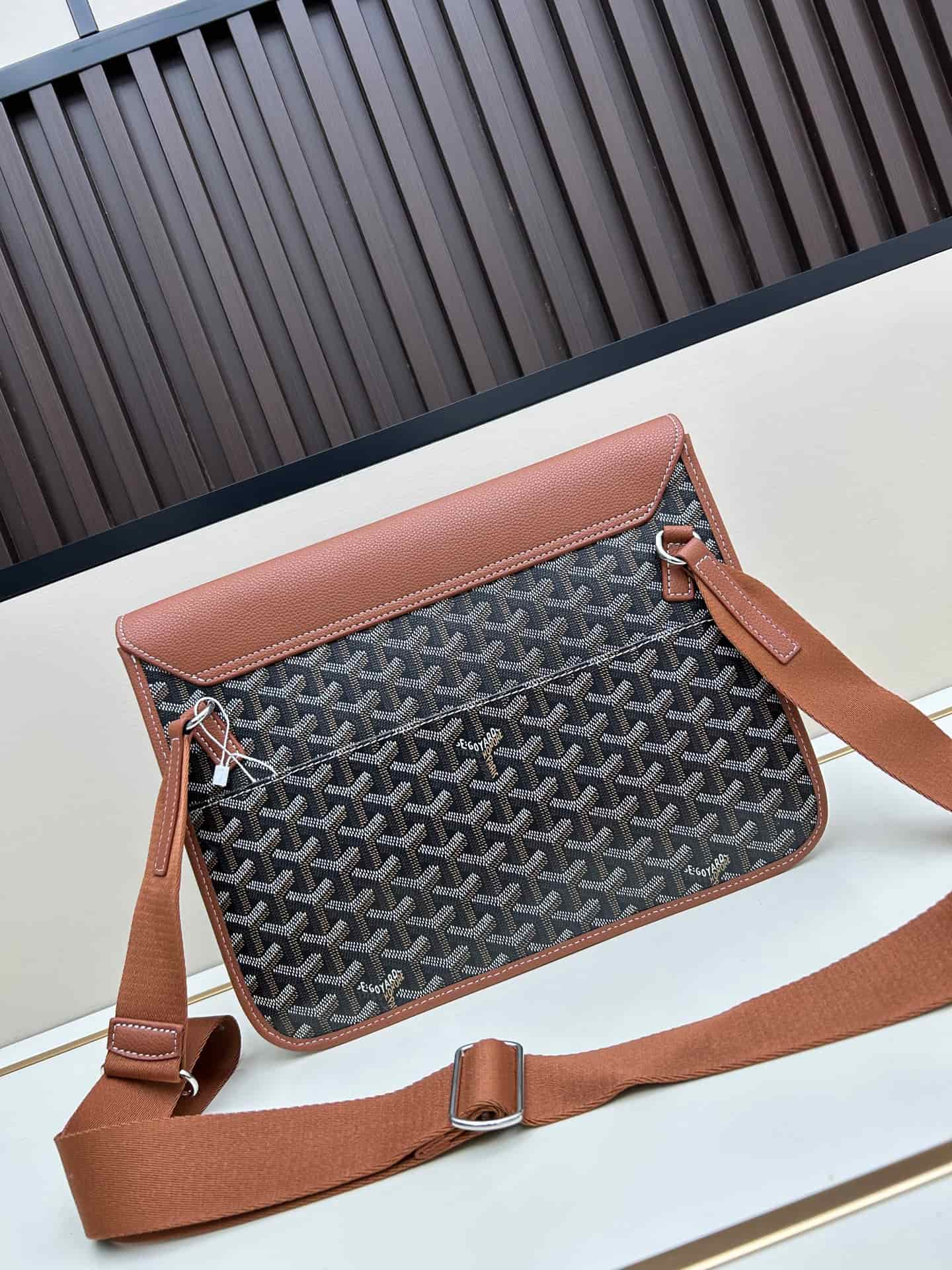 Goyard Coursier Messenger Bag Brown Mid