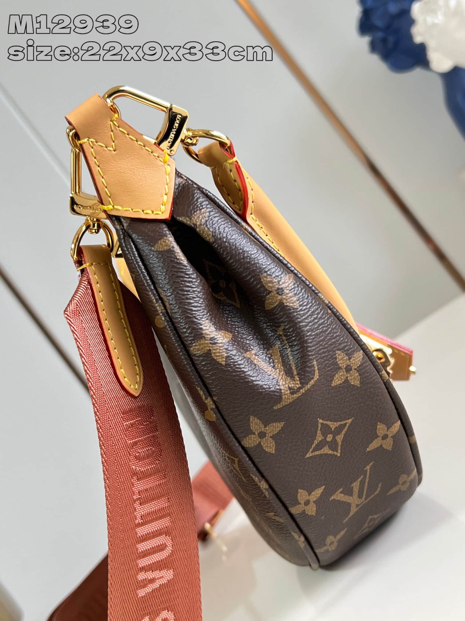 Louis Vuitton Looping Handbag Monogram coated canvas M12939 High