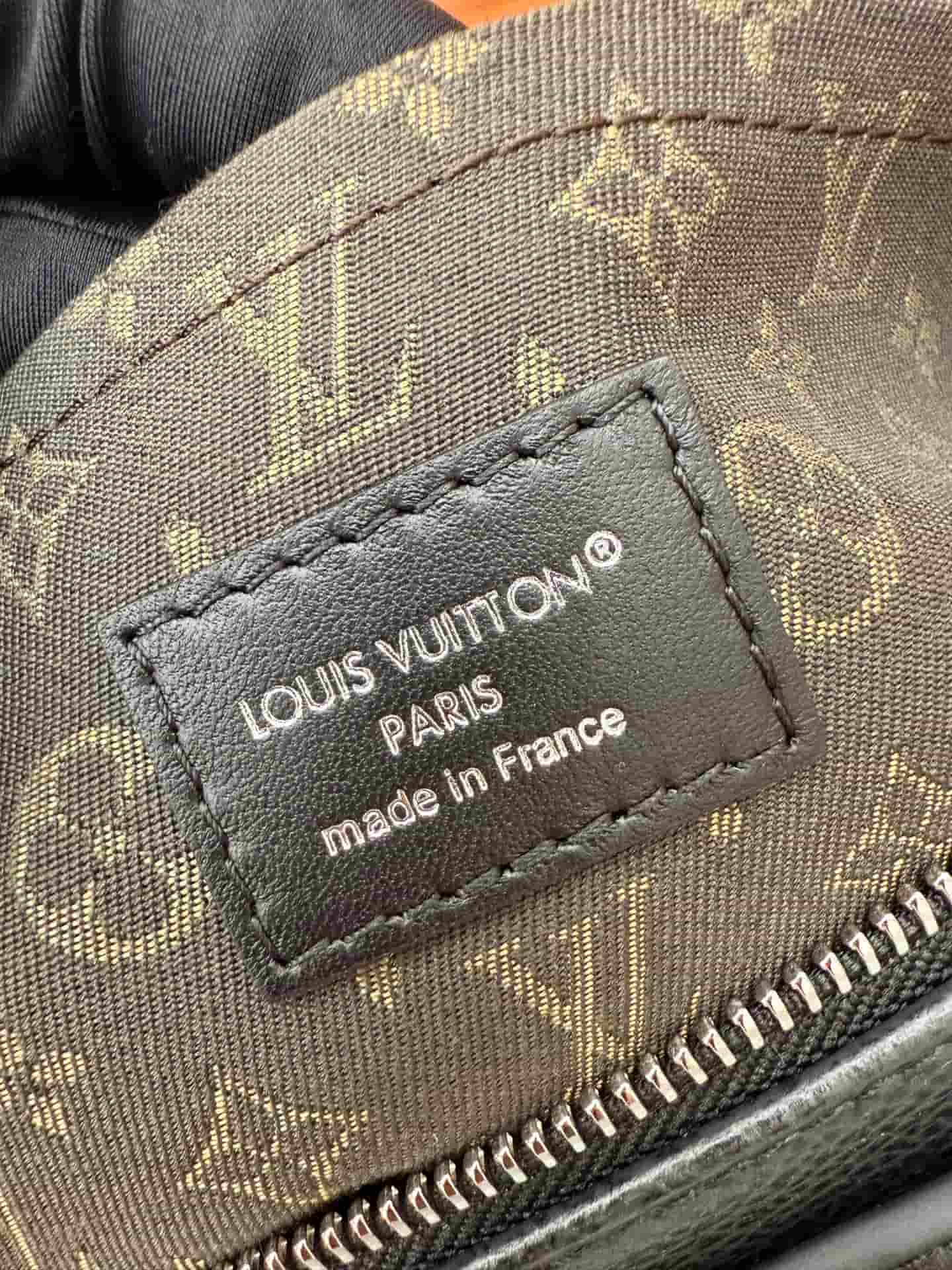 Louis Vuitton LV Biker MM Black Lambskin leather M14700 TOP