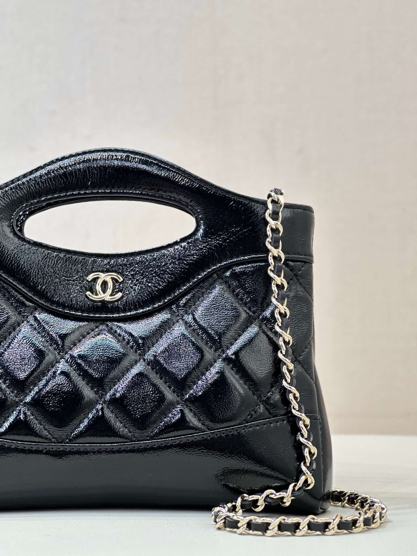 Chanel Clutch with chain Lambskin & Gold-Tone Metal AP3656 Black TOP