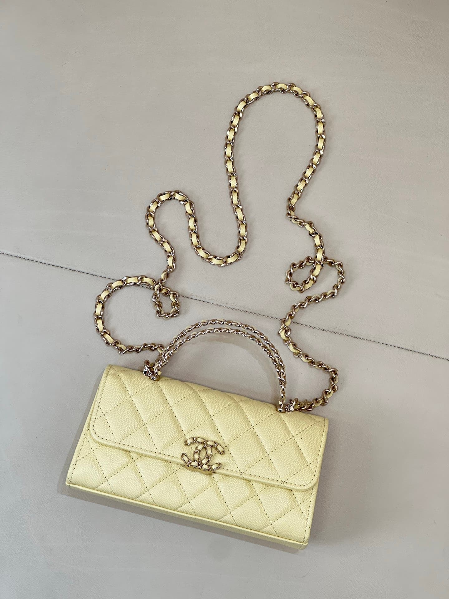 Chanel Clutch with chain Grained Calfskin&Gold-Tone Metal Yellow AP3238 TOP