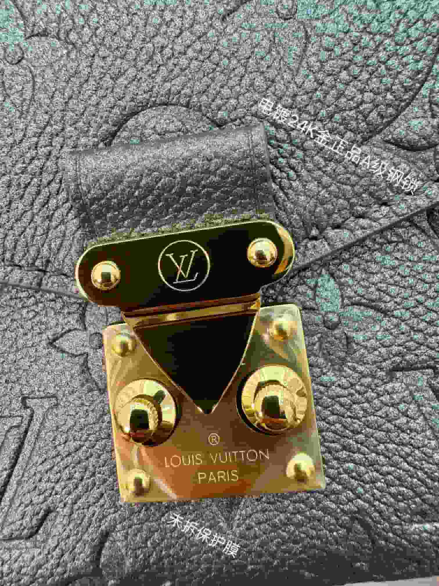 Louis Vuitton Pochette Métis East West Gun metal Embossed grained cowhide leather M11998 TOP