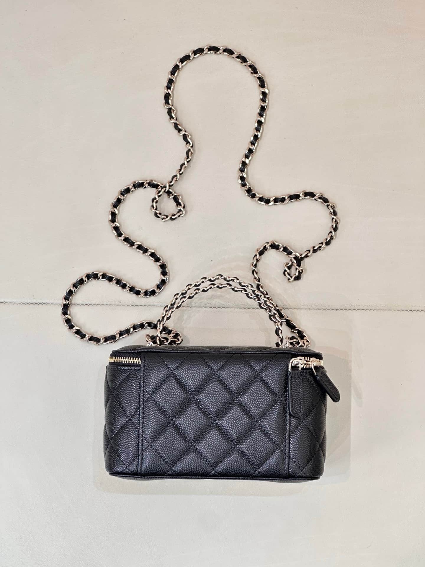 Chanel Classic Top Handle Vanity Case Grained Calfskin& Gold-Tone Metal Black AP5182 TOP