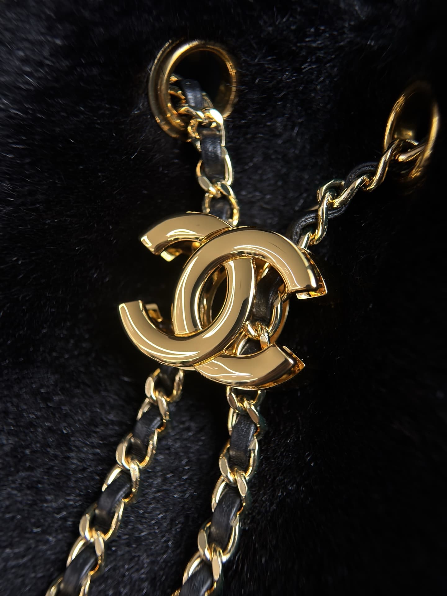 Chanel 25 Mini Hobo handbag AS5631 Lambskin & Gold-Tone Metal Black