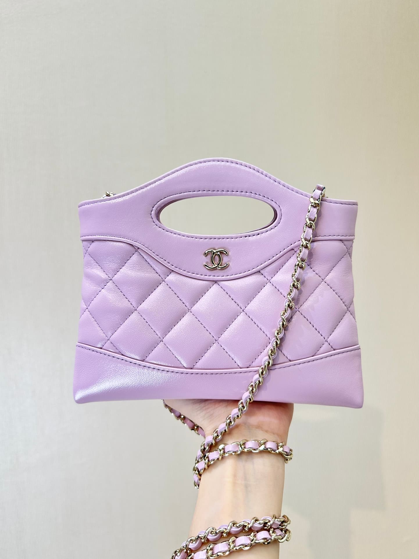 Chanel Clutch with chain Lambskin & Gold-Tone Metal AP3656 Purple TOP
