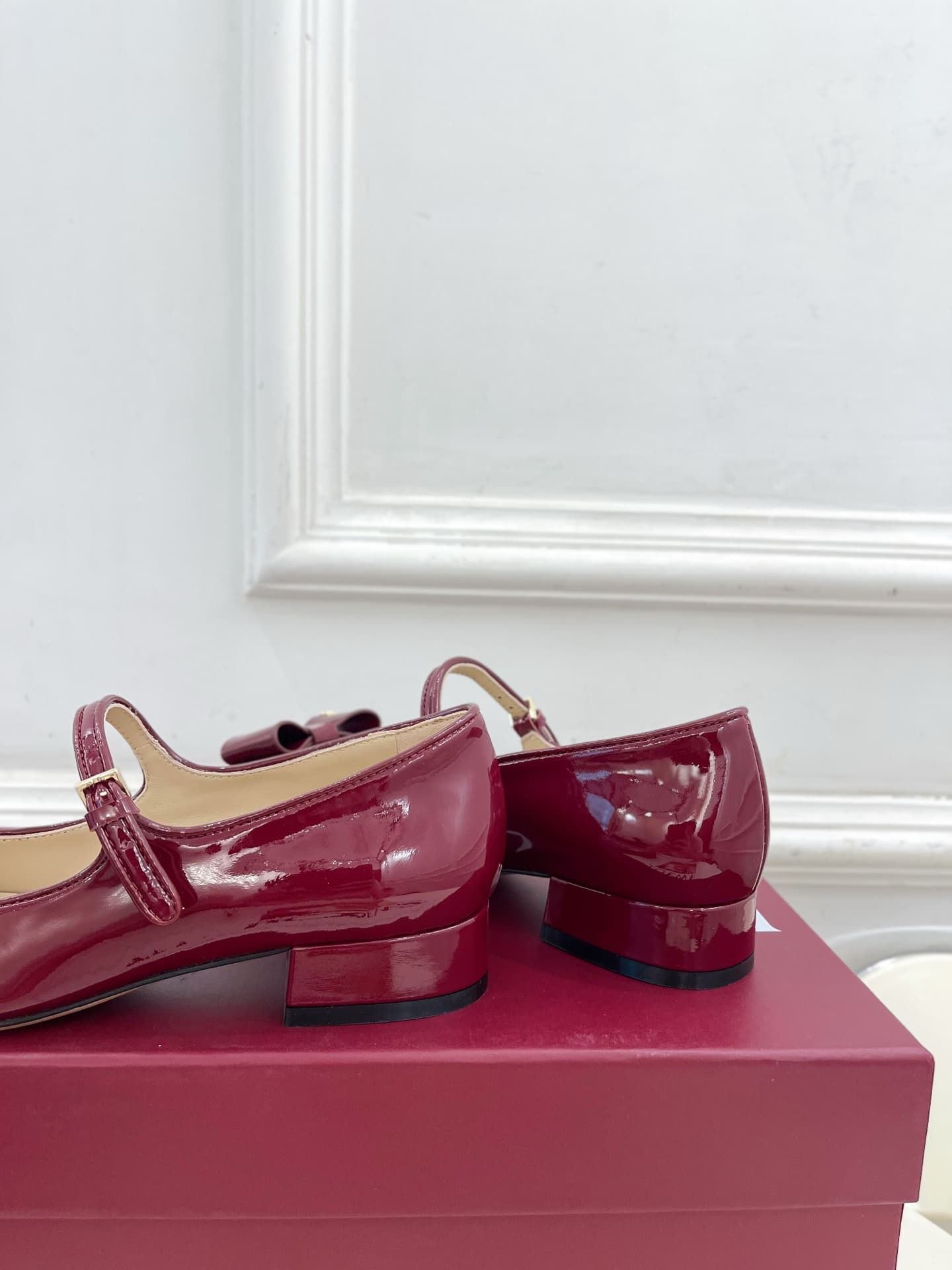 Gucci Mary janes shoes Women