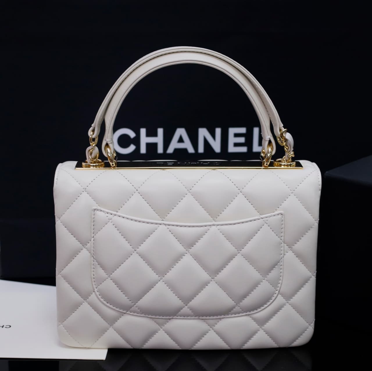 SMALL FLAP BAG WITH TOP HANDLE Lambskin Gold Metal White A
