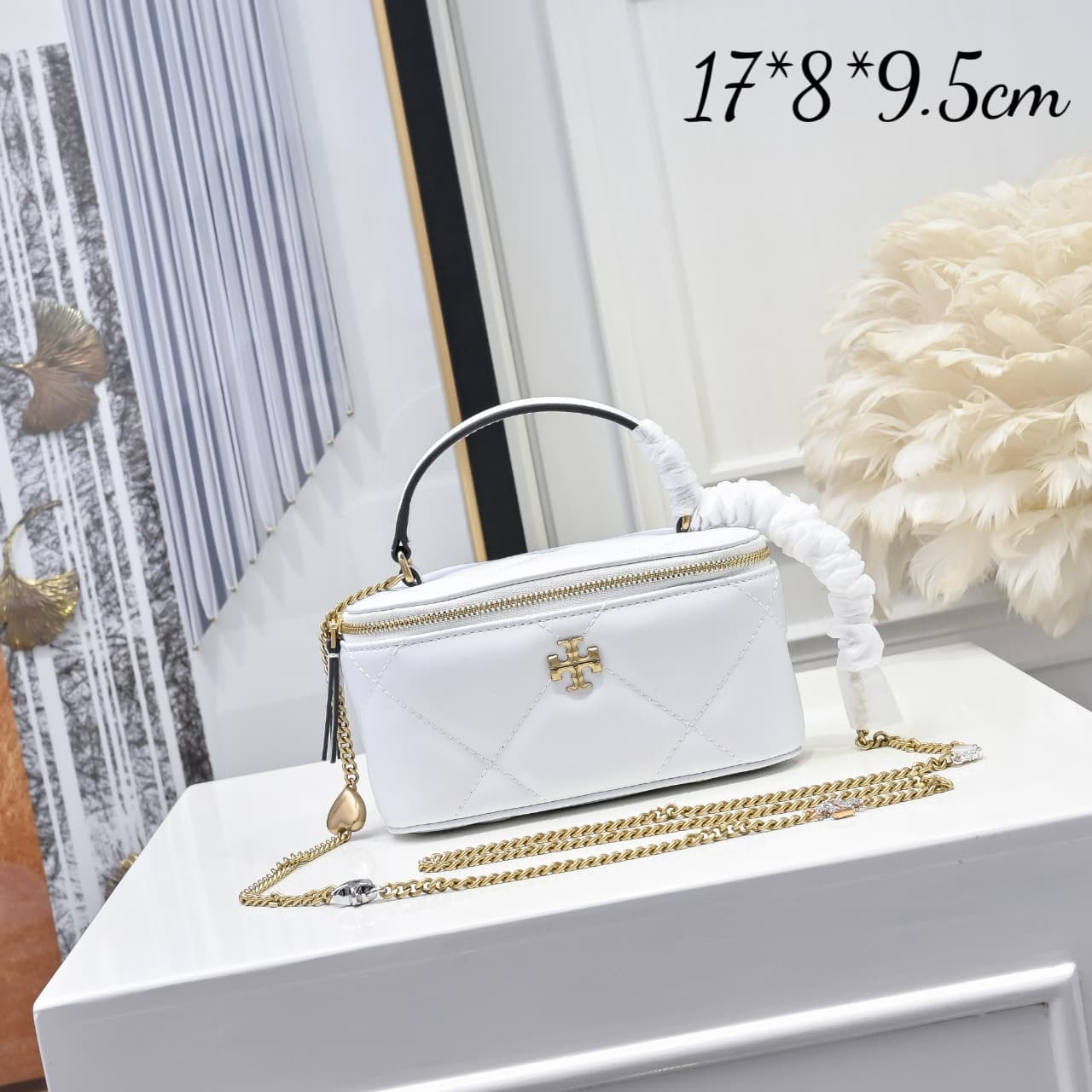 Tory Burch Kira Diamond Quilt Distressed Vanity Case White Calfskin High